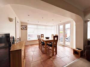 Dining Room- click for photo gallery